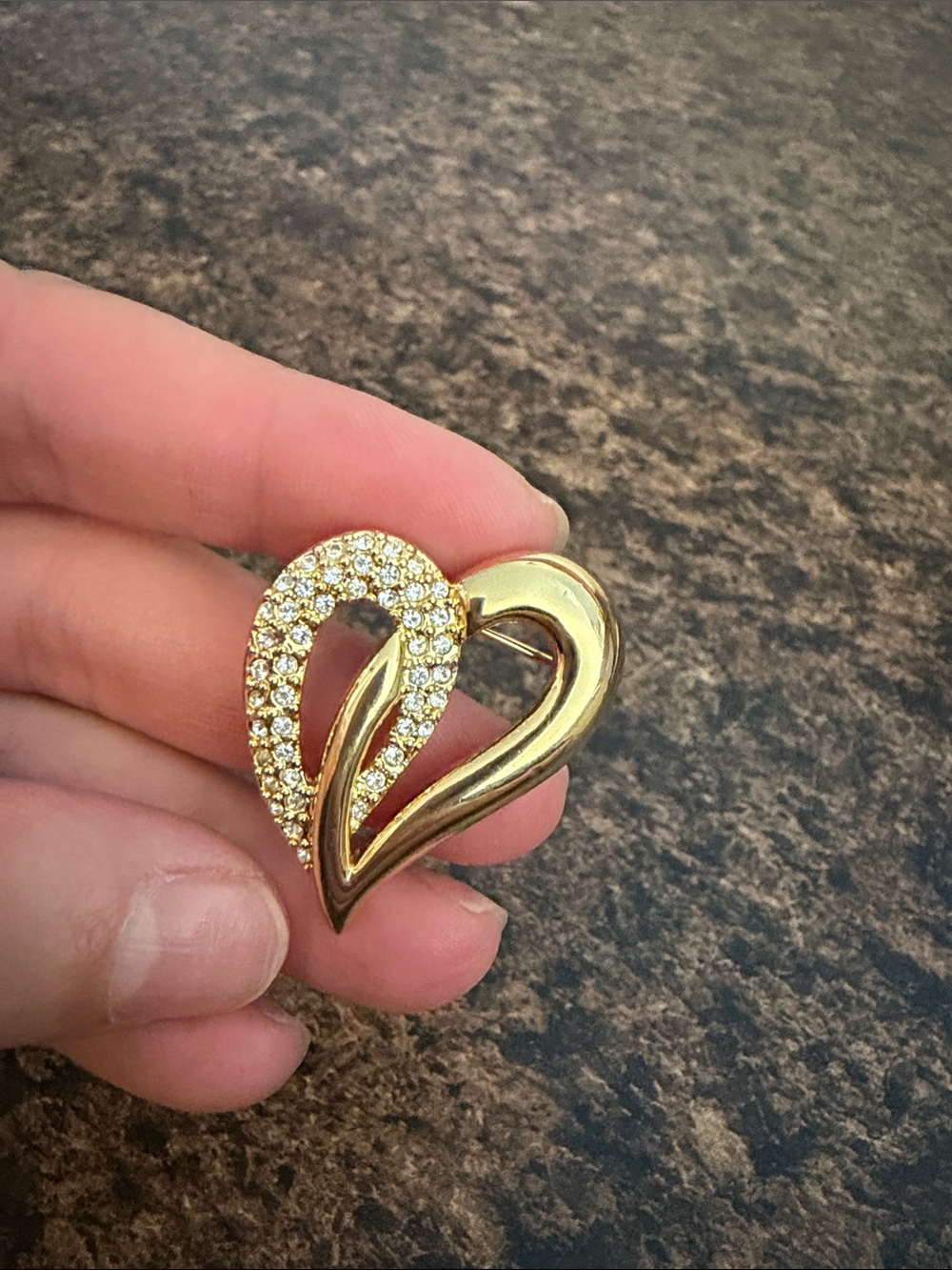 vintage Napier gold tone rhinestone heart brooch signed